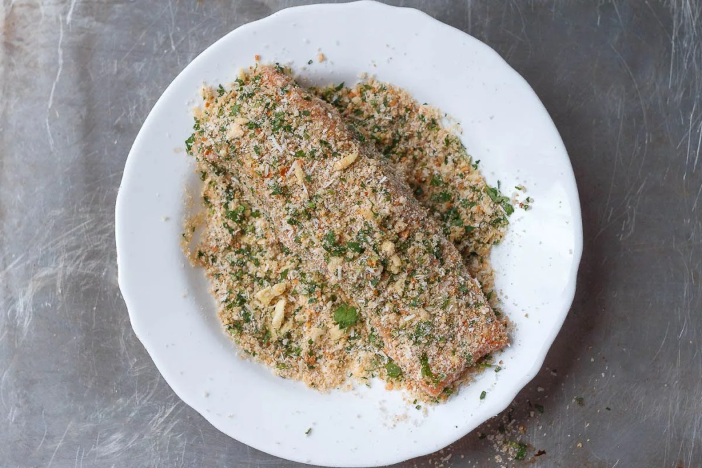 Salmão Assado com Crosta de Parmesão