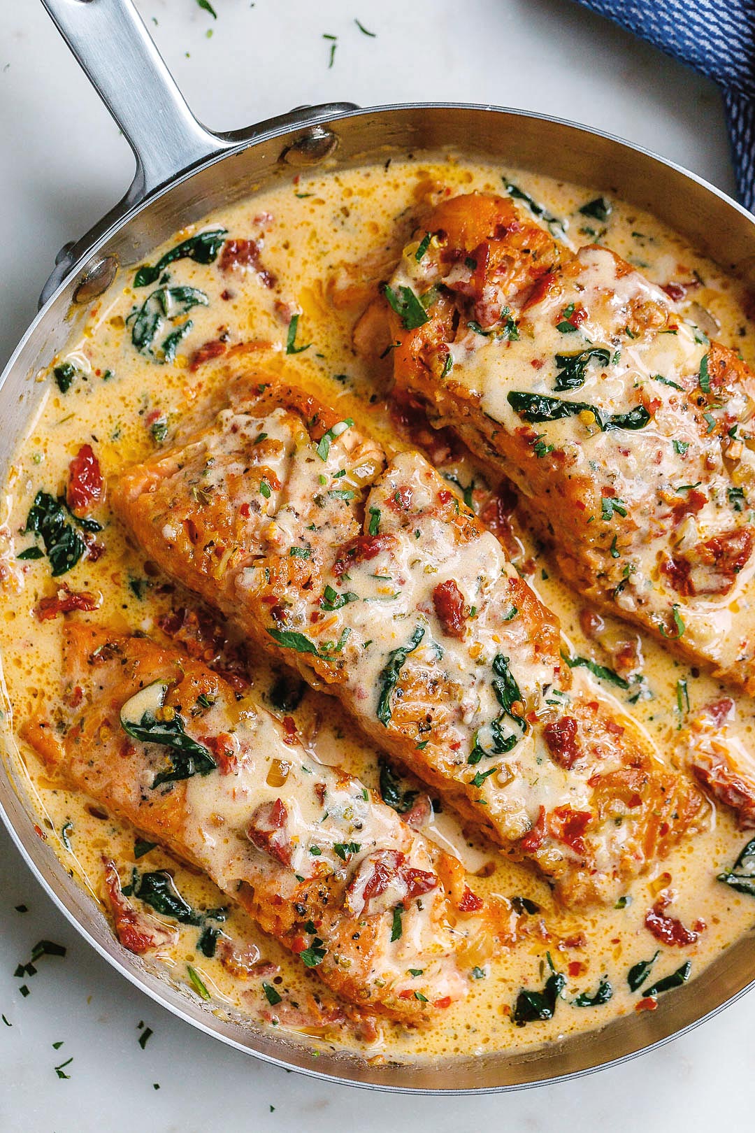 Salmão Cremoso ao Molho Toscano