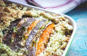 Salmão em Crosta de Sal e Coentro