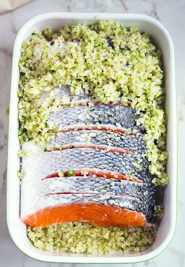 Salmão em Crosta de Sal e Coentro